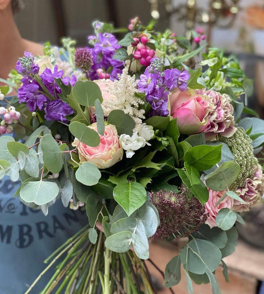 Signature Hand Tied Bouquet Workshop Cotswolds 9th July 2025
